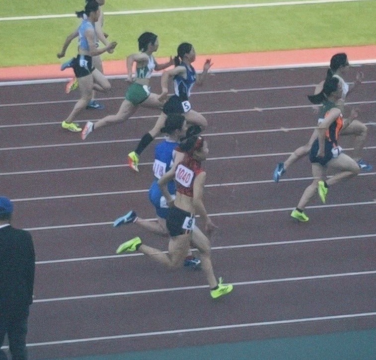 E23CF82E-D040-4D6B-ACA0-602C9CE7B08D