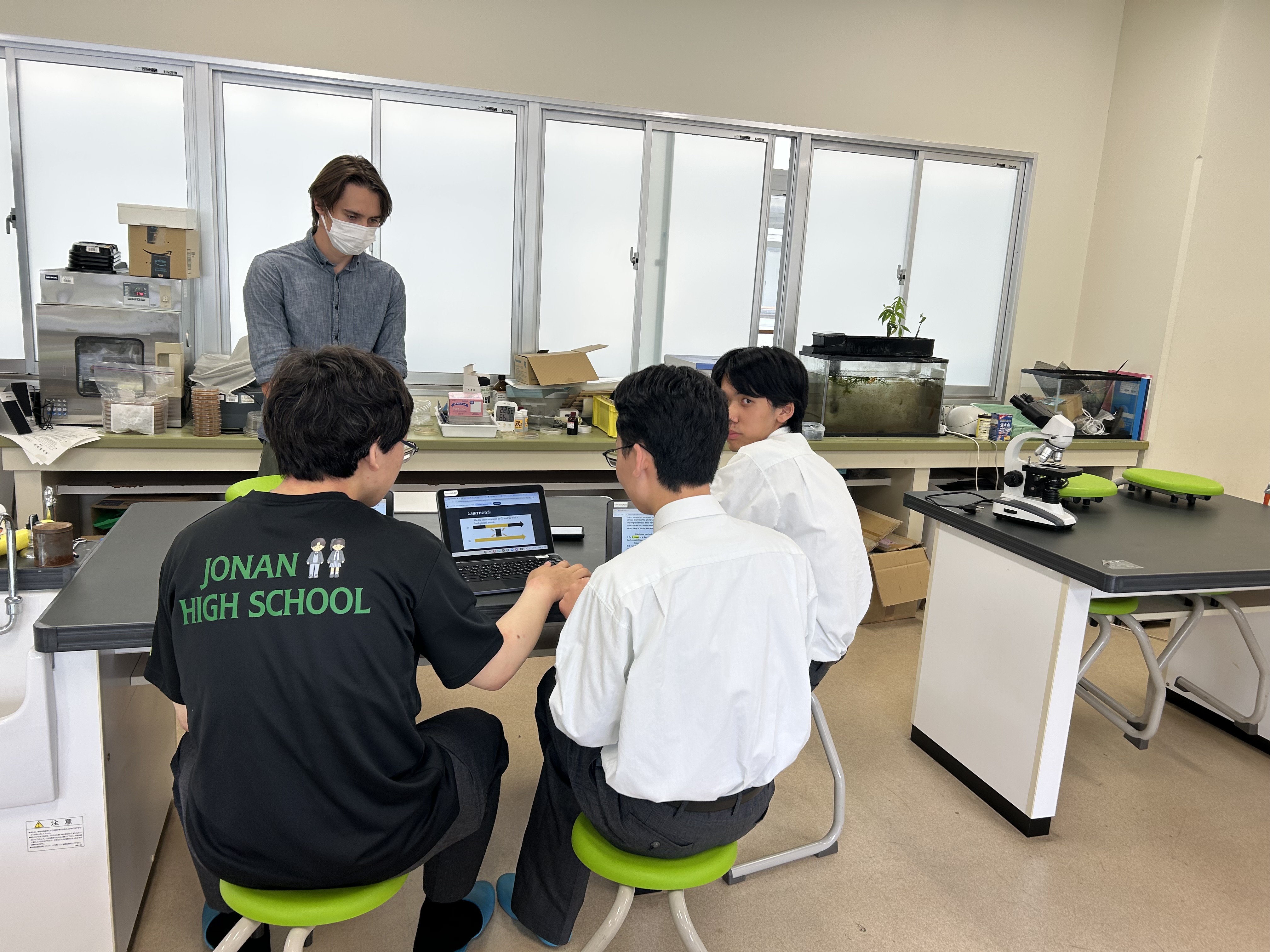 70BD27B5-41B9-4ADF-B91F-71A260EDF072