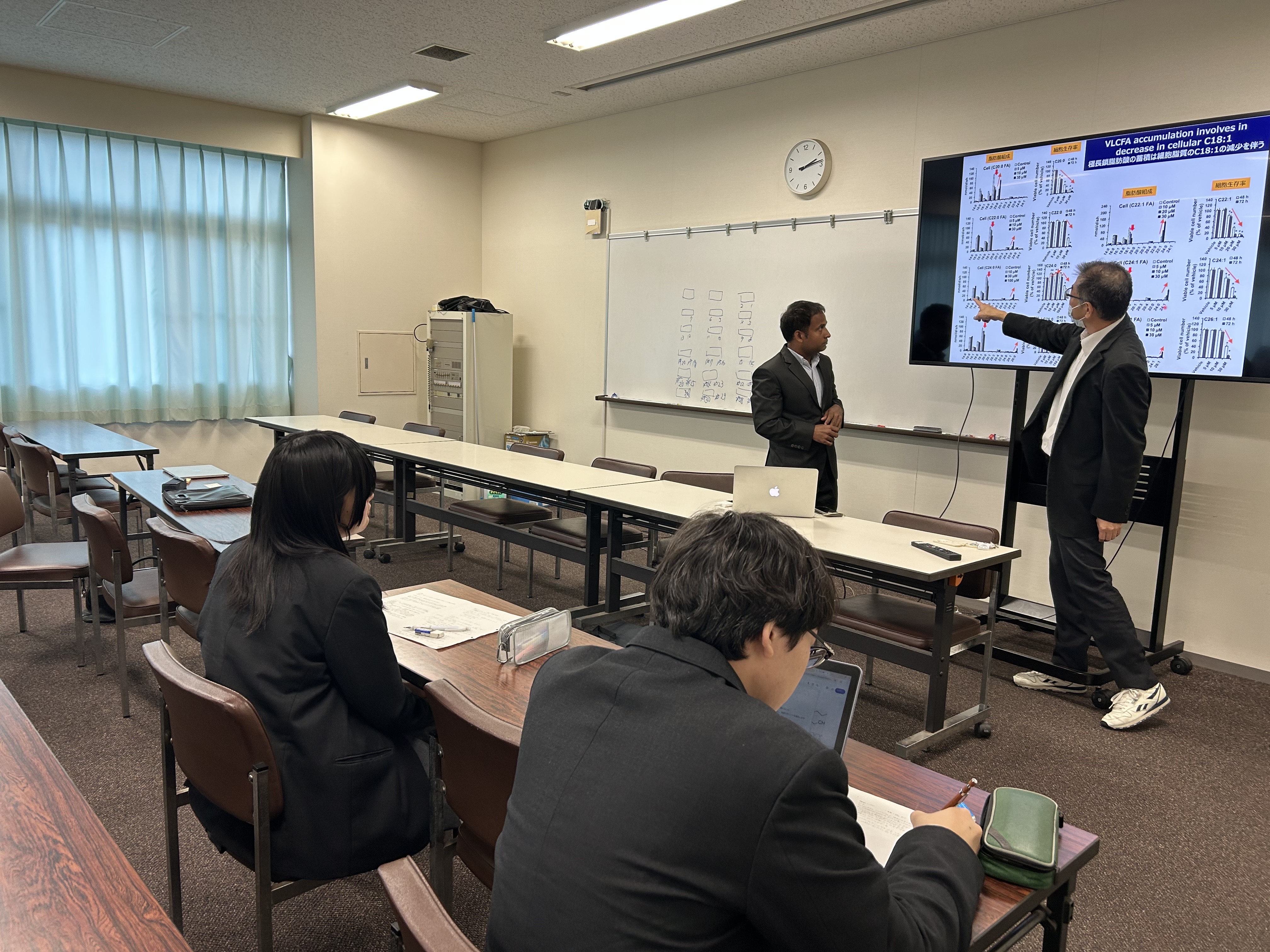 0B507351-7EC7-4BB3-931A-D99362DB4C92